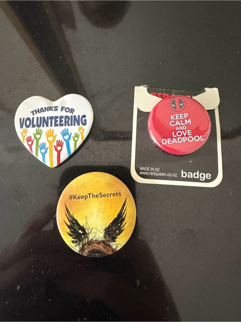 🗽3 Assorted Pins